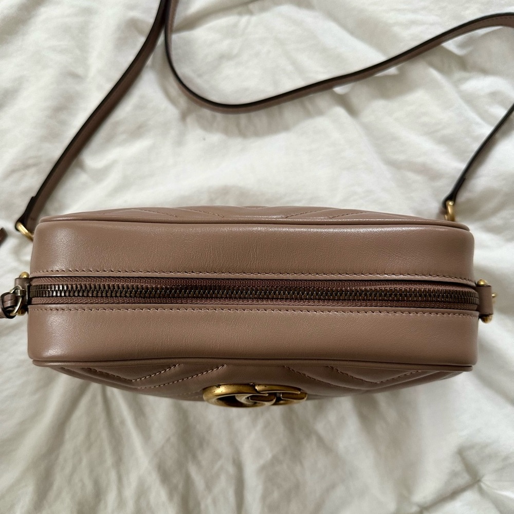 GG MARMONT SMALL SHOULDER BAG - Gently Used - Picture 4 of 16